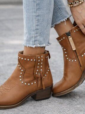 Dingo Destry Studded Western Booties Camel Leather Ankle Boots Womens Size 7M